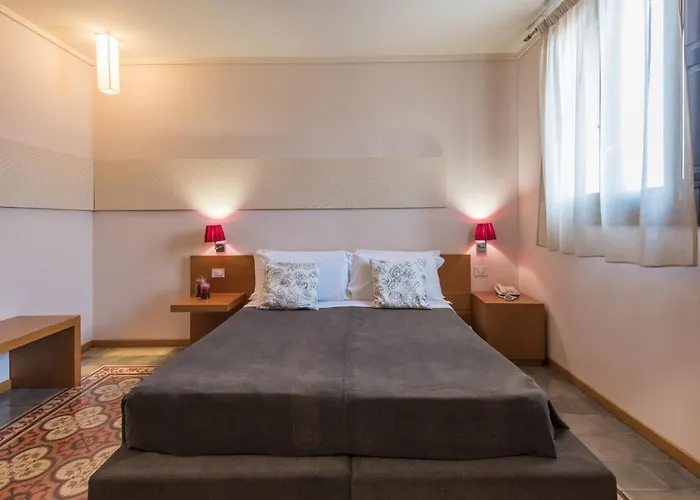 Ξενοδοχείο Vittorio Veneto 3*